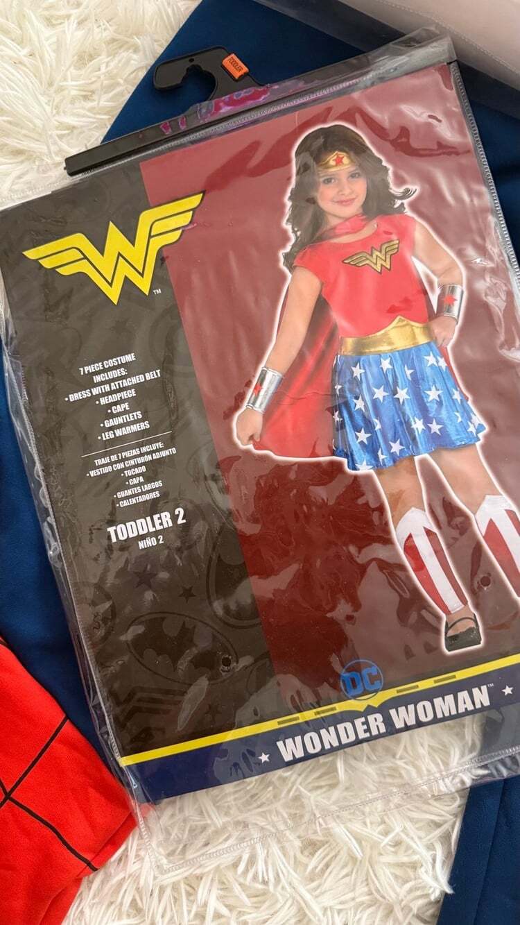 Costume Wonder woman Toddler size 2 runs smaller 7 pcs
